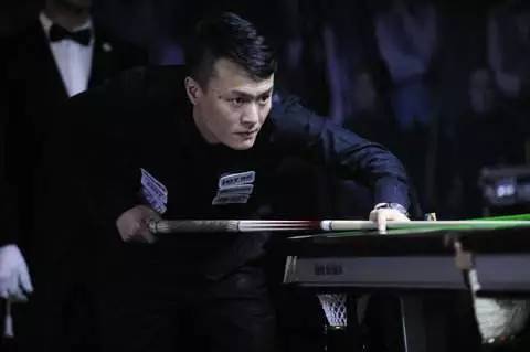 首轮的领先 首轮的领先